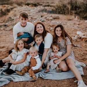 Meet your Posher, Iris